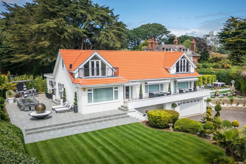 Property photo 1 of 53