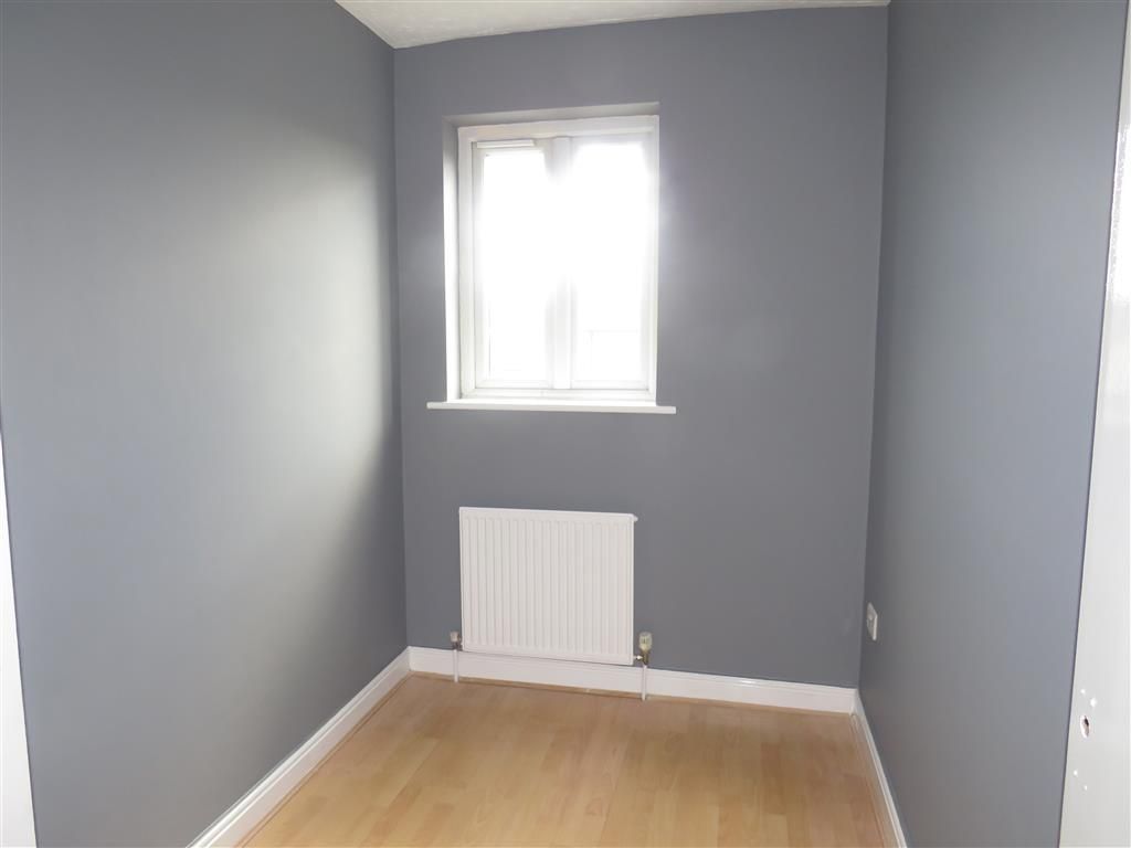 Property photo 3 of 6 Bedroom 3