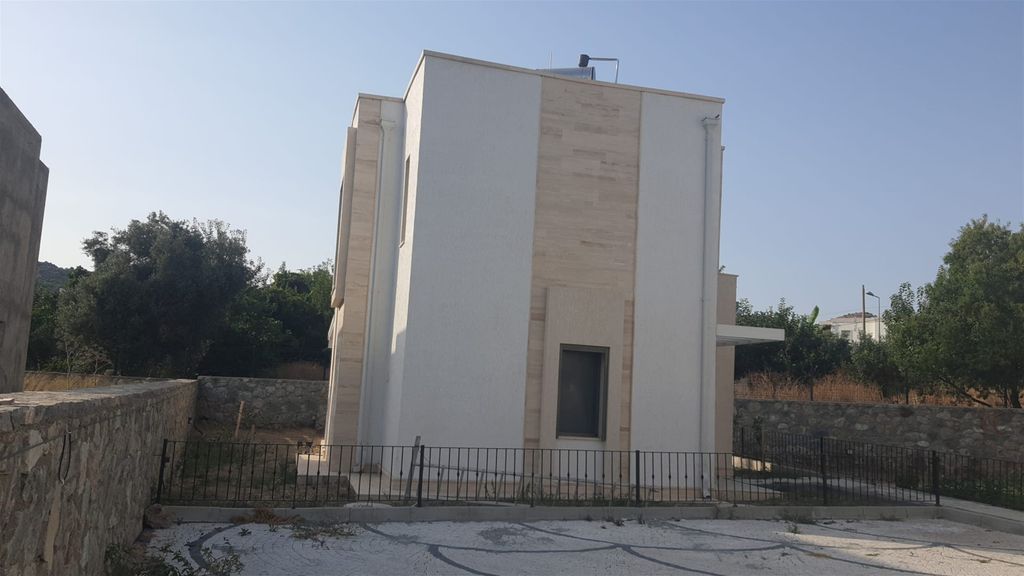 Property photo 3 of 10 Detached Bodrum Villa For Sale Near Central Gumusluk - Great Location
