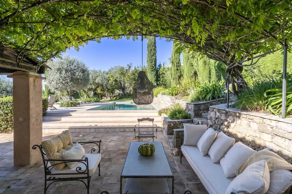 Property photo 2 of 42