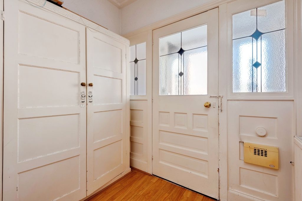 Property photo 3 of 17 Pbox-Img.Jpg