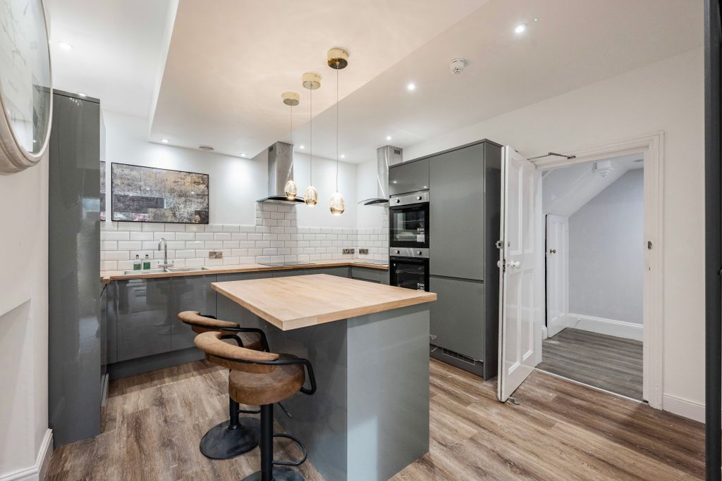 Property photo 2 of 8 Image