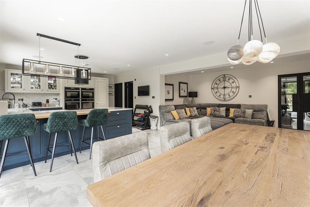 Property photo 3 of 26 11_65275.Jpg