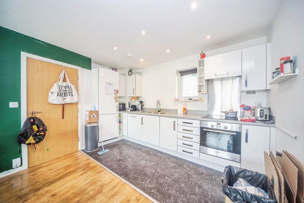 Property photo 2 of 13 Pbox-Img.Jpg