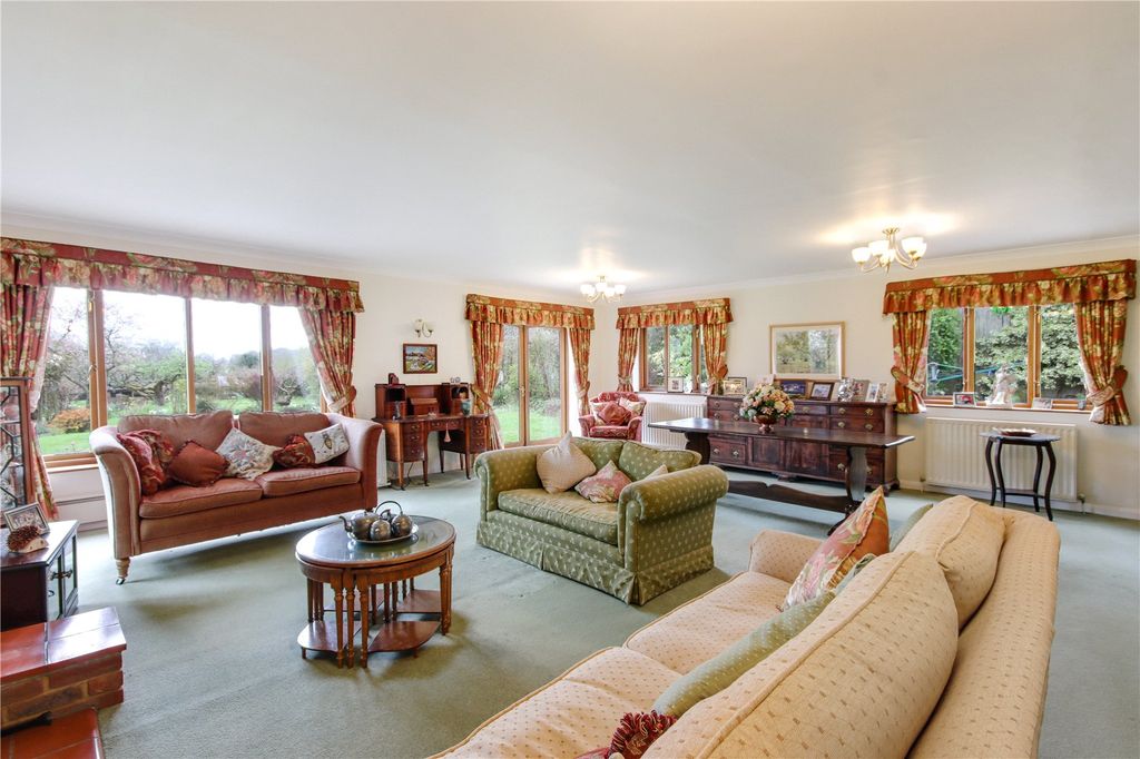 Property photo 2 of 15 Sitting Room