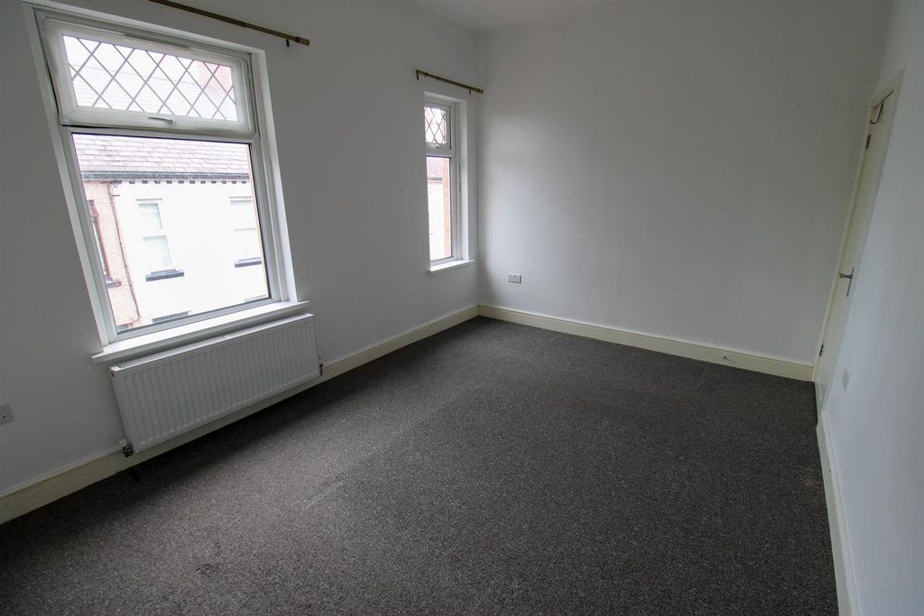 Property photo 3 of 8 Img_2867.Jpg