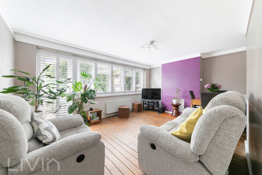 Property photo 2 of 9 2