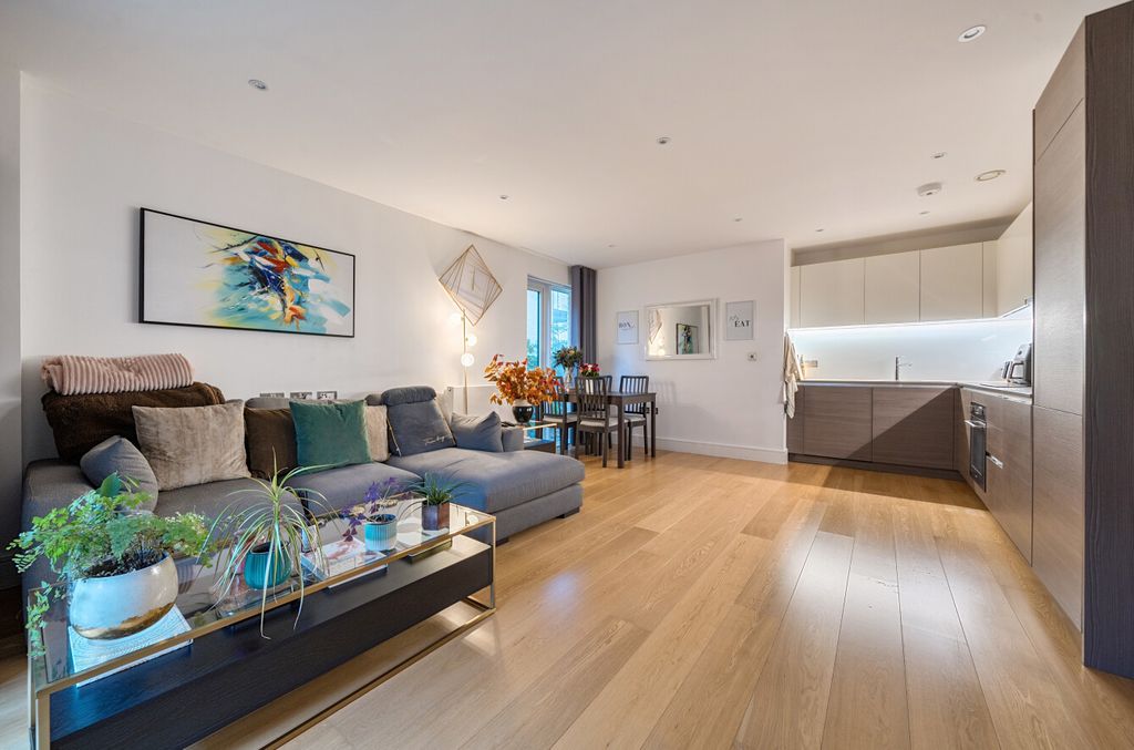 Property photo 2 of 19 1409687-14-6995Ec...