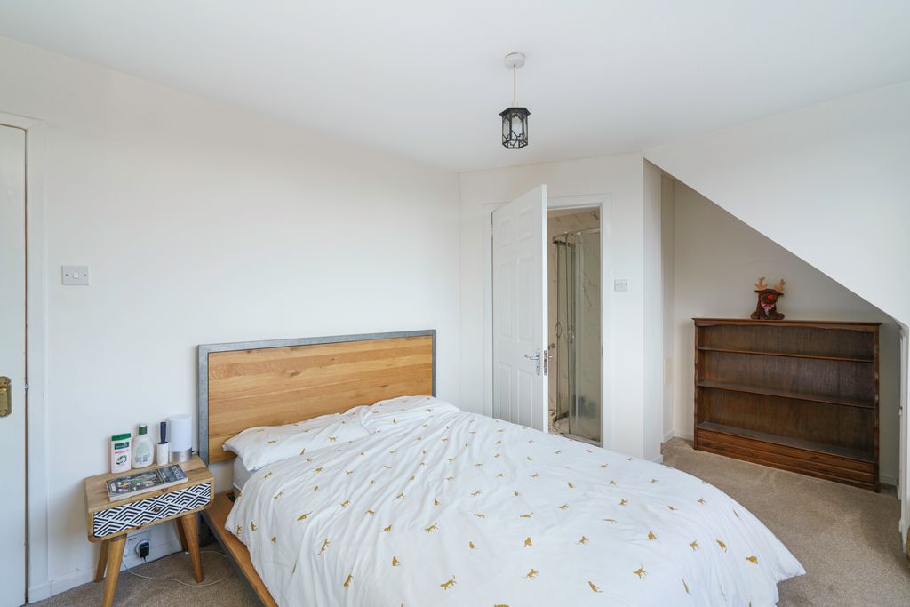 Property photo 3 of 23