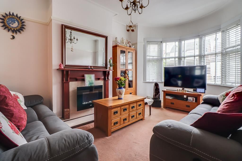 Property photo 2 of 27 Lounge