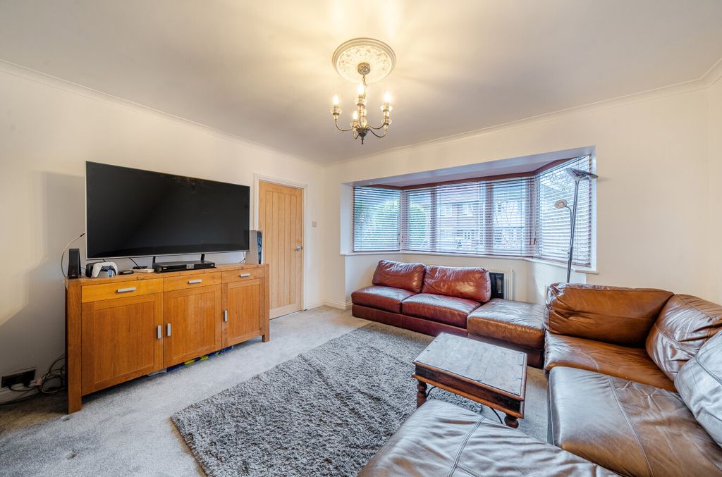 Property photo 1 of 20 1383250-1-6936Acd...