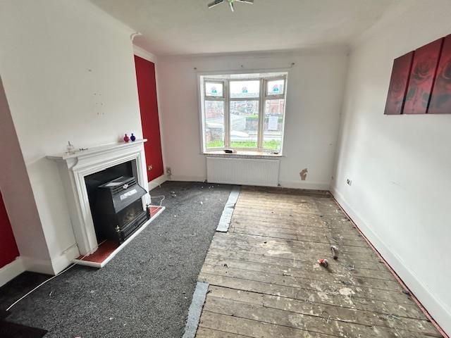 Property photo 2 of 10 Lounge