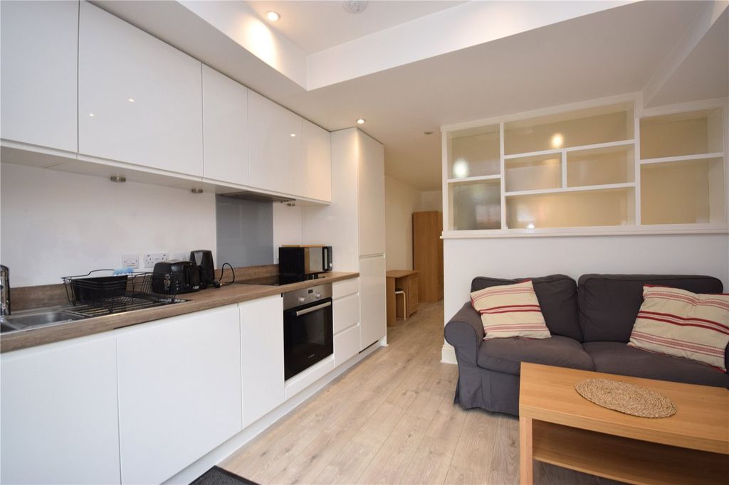 Property photo 3 of 9 Picture No. 04