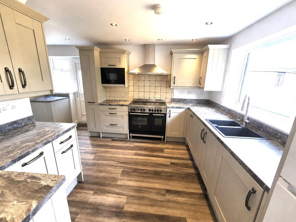 Property photo 2 of 7 Kitchen.Png
