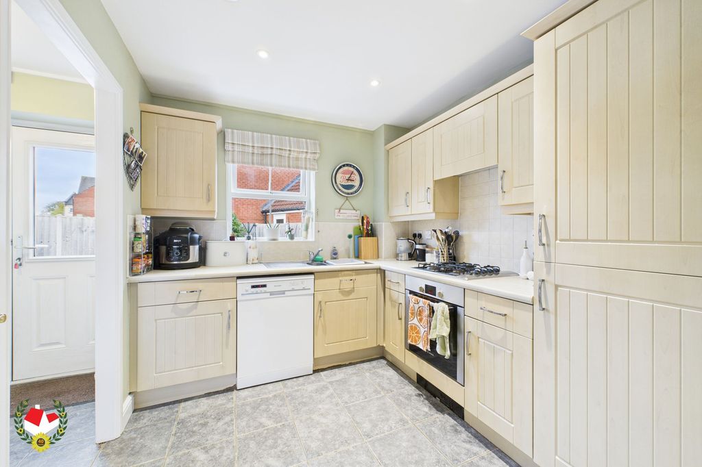 Property photo 3 of 16