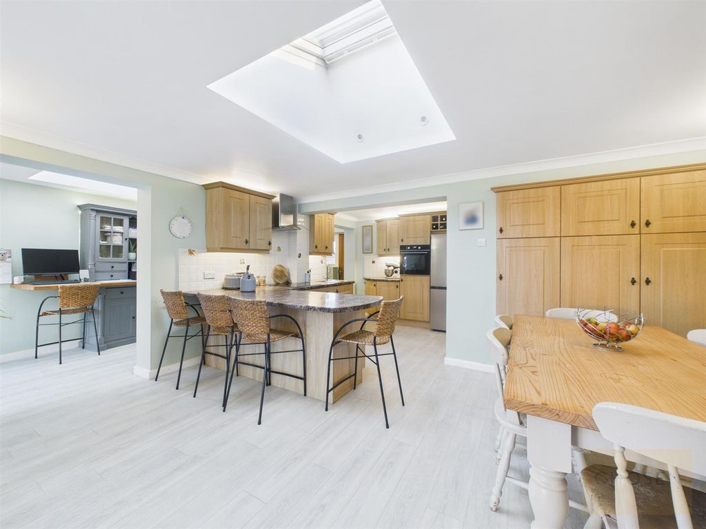 Property photo 2 of 22