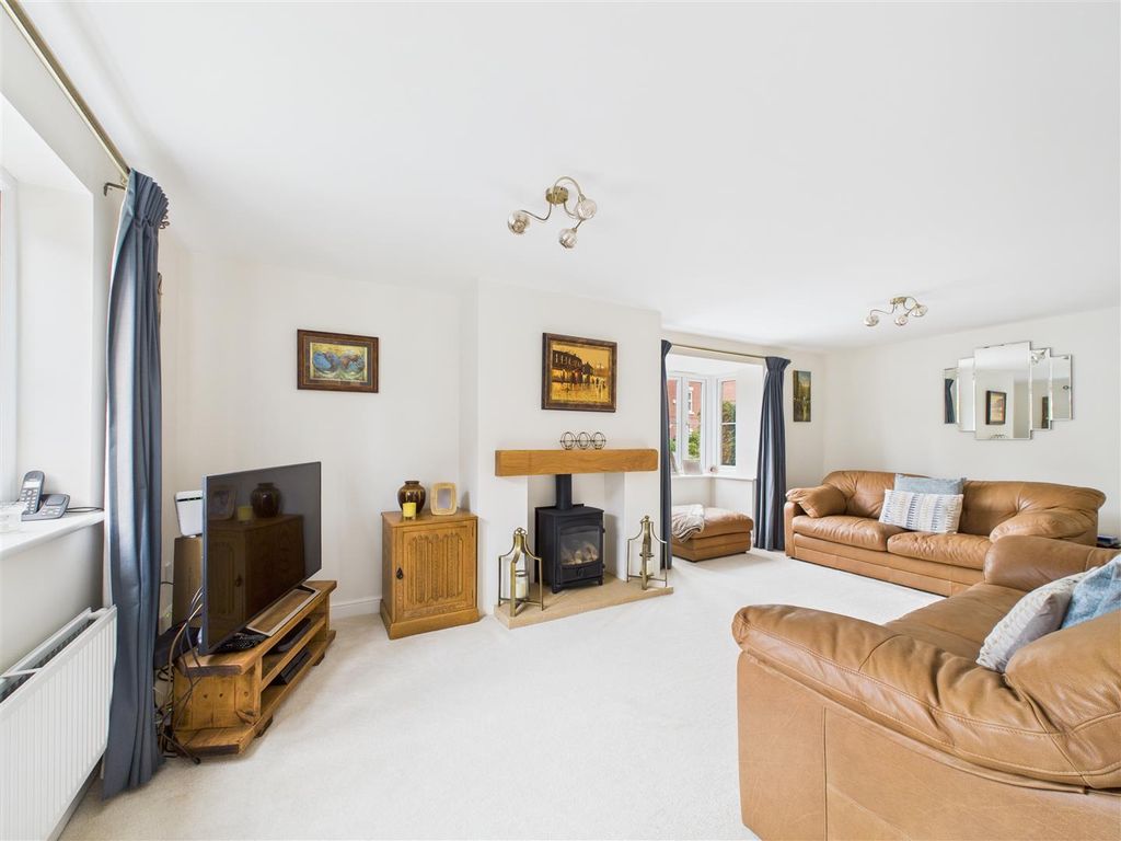 Property photo 3 of 23 Cam03303G0-Pr0203-Still008.Jpg