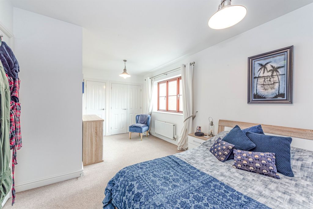 Property photo 3 of 9