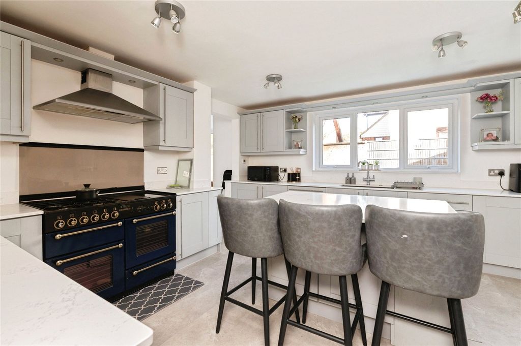 Property photo 2 of 30 Kitchen Diner