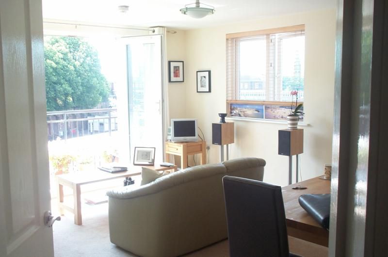 Property photo 2 of 6 Reception