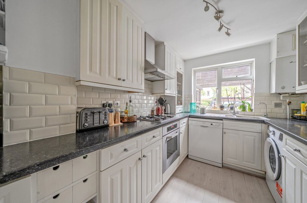 Property photo 3 of 16 35-6A6725Ccf2Bdd-...