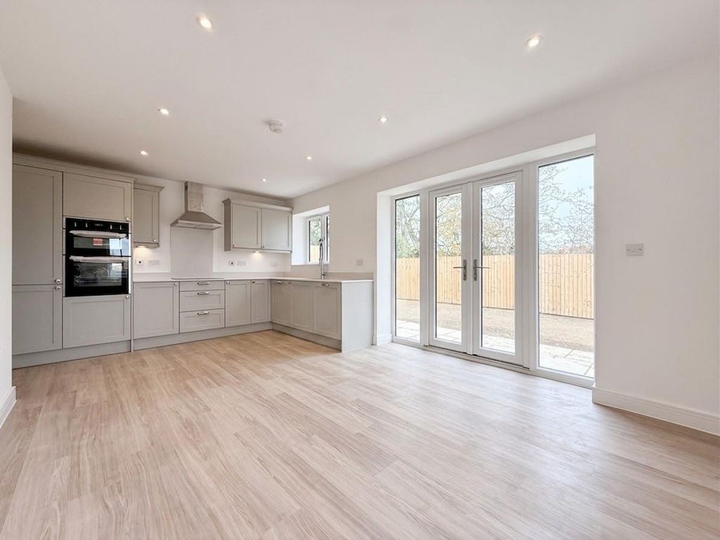 Property photo 2 of 13 2