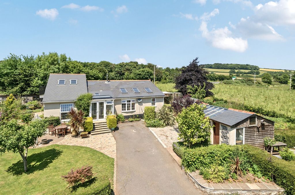 Property photo 1 of 30 1311007-2-6854153...