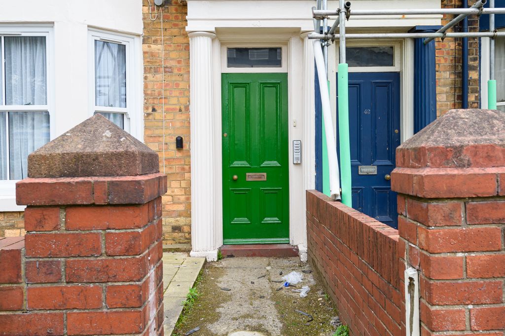 Property photo 1 of 12