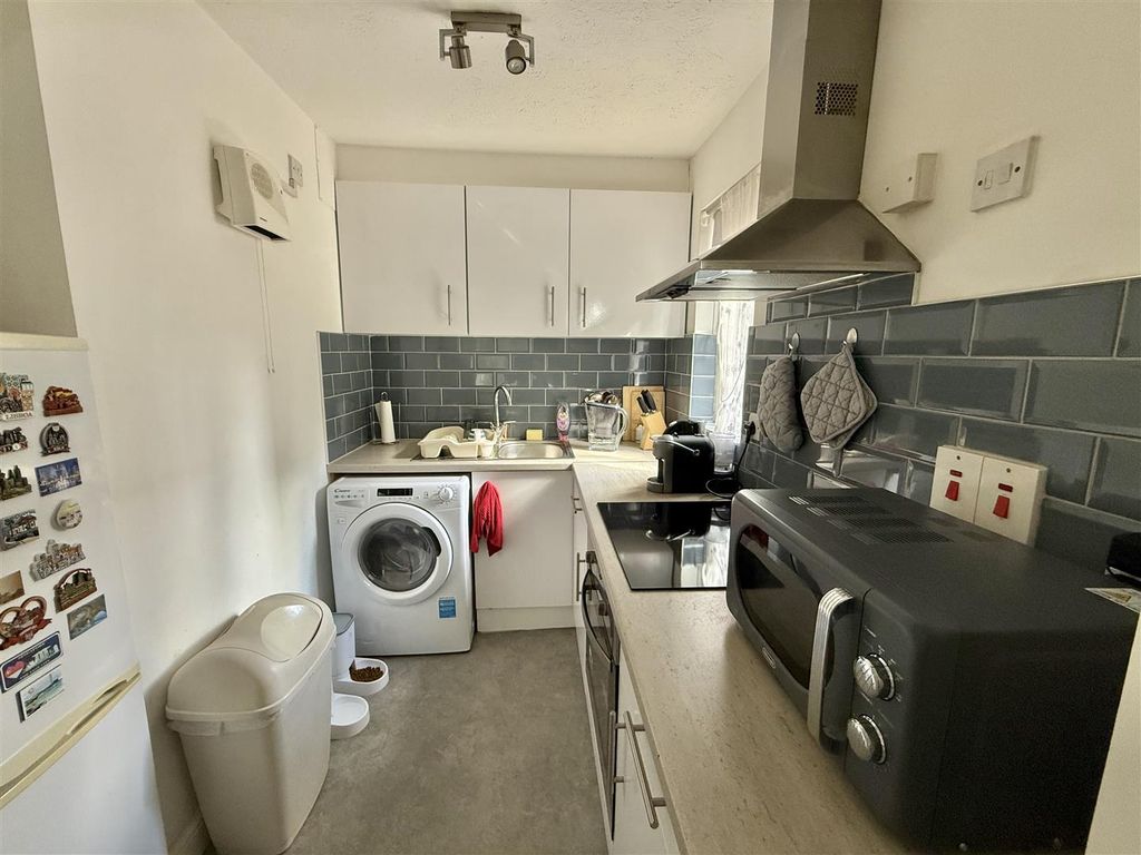 Property photo 3 of 5