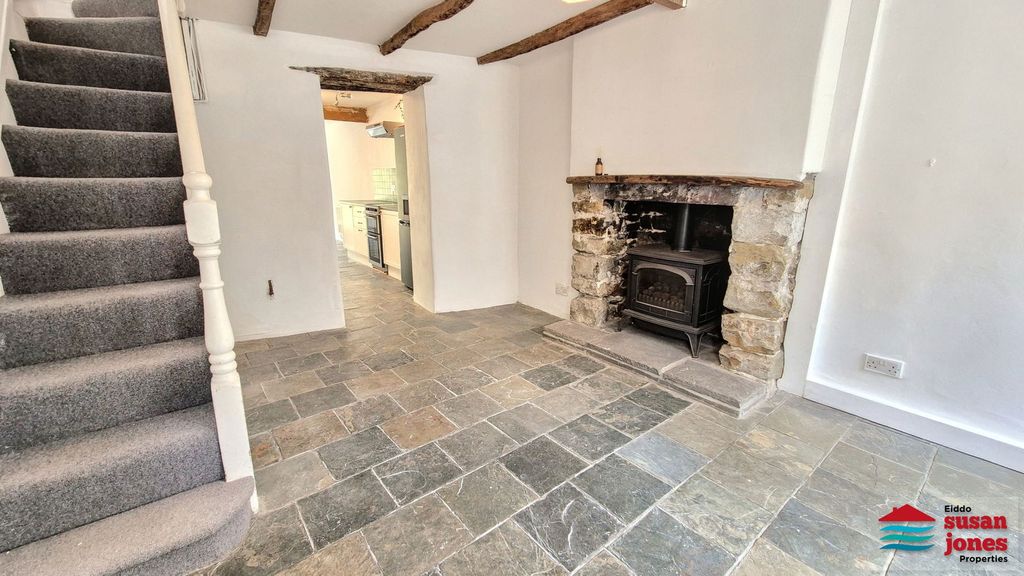 Property photo 2 of 21