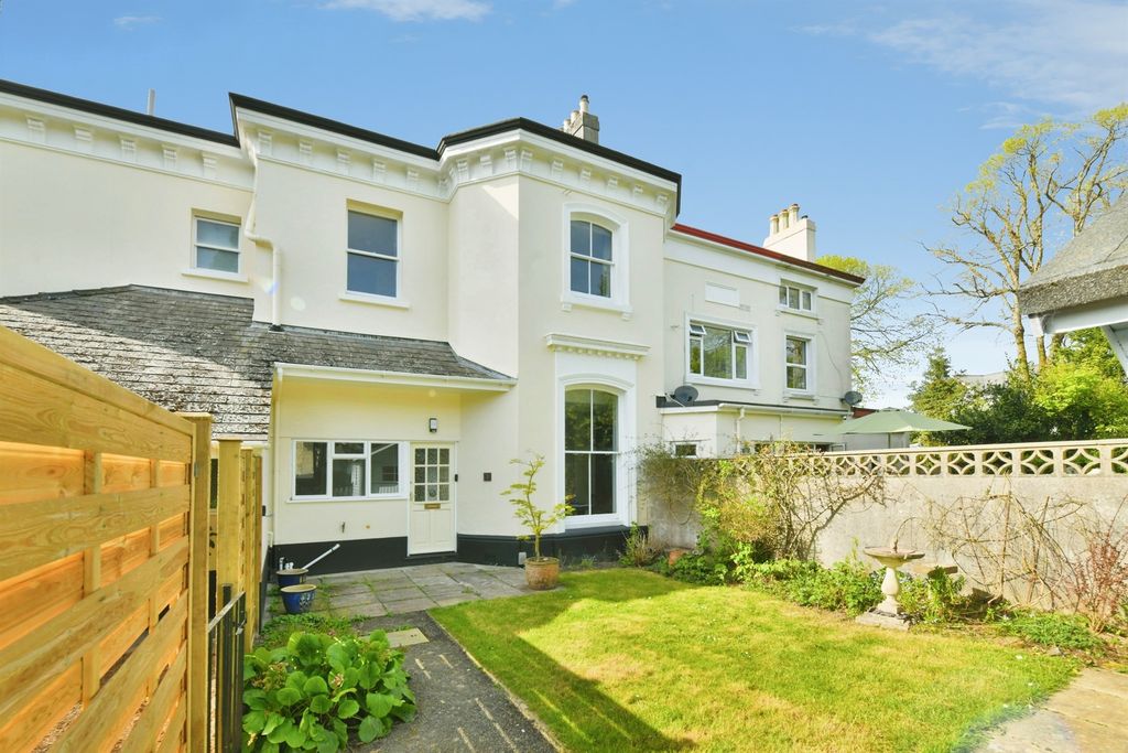 Property photo 1 of 22