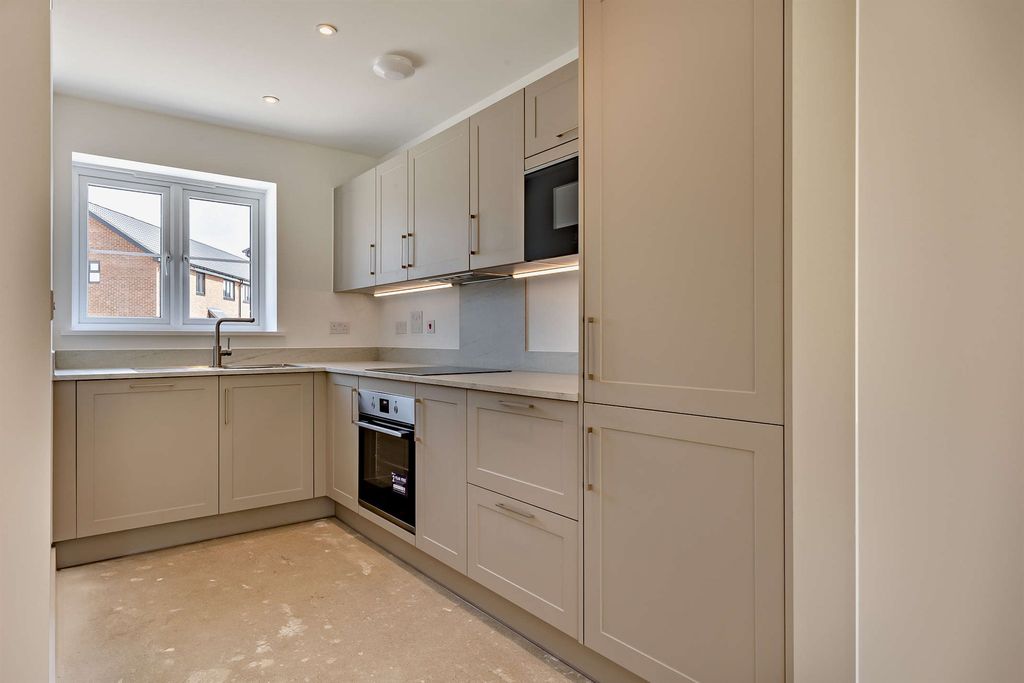 Property photo 2 of 16