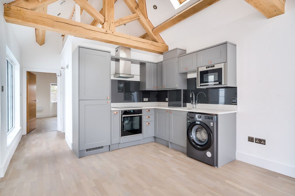 Property photo 3 of 16 Kitchen