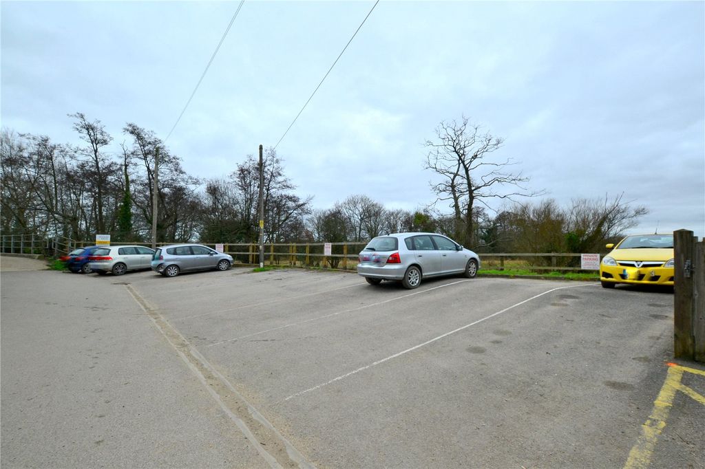 Property photo 1 of 3 Picture No. 02