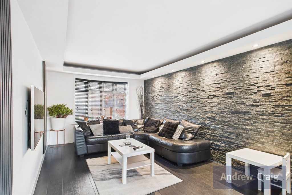 Property photo 1 of 12 (Main)