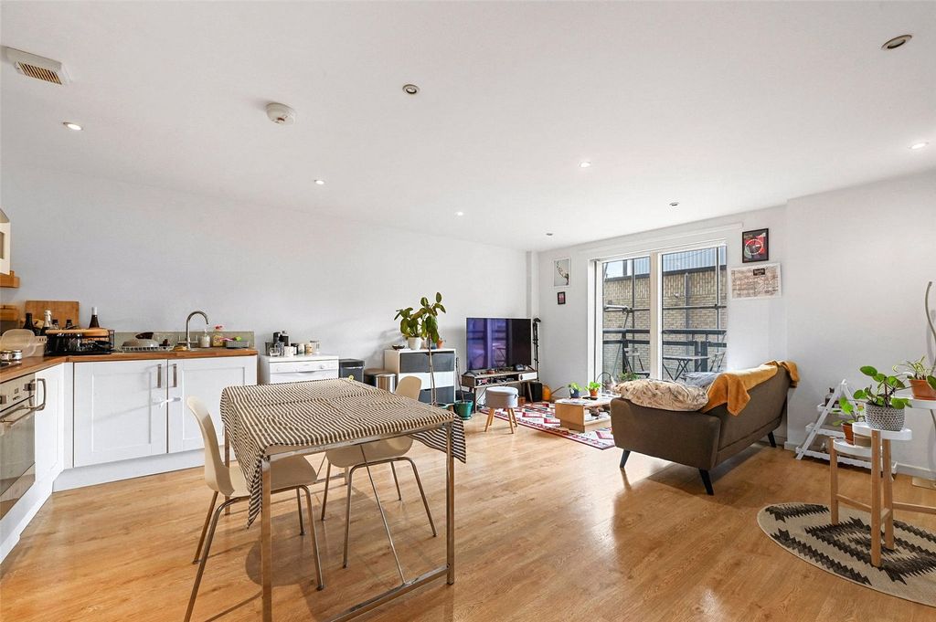 Property photo 1 of 15 Reception