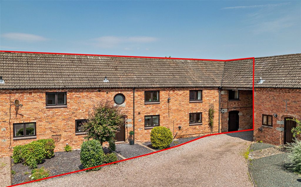 Property photo 1 of 25 Threshing Barn