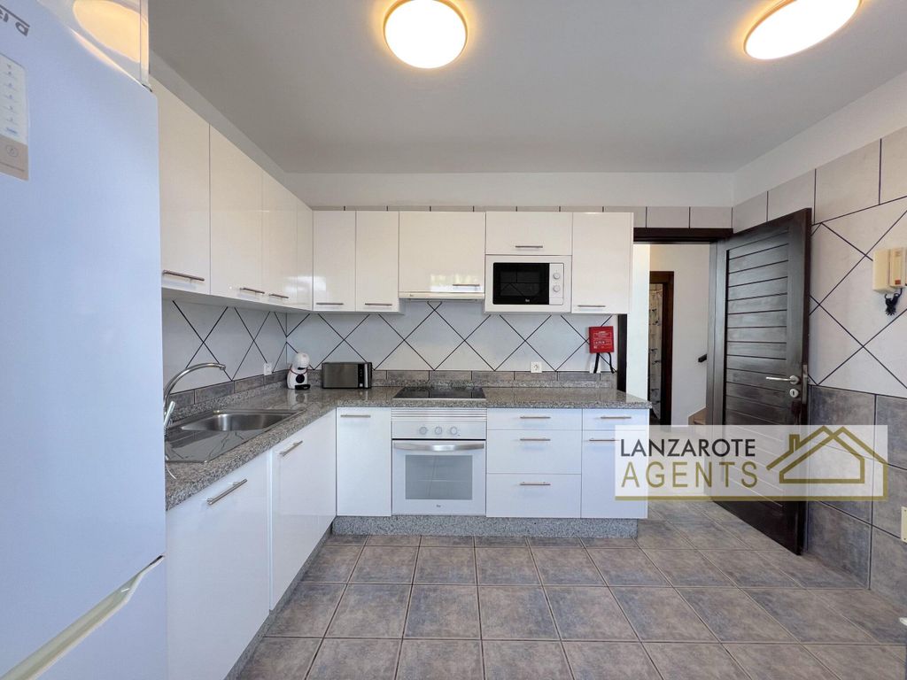Property photo 2 of 38