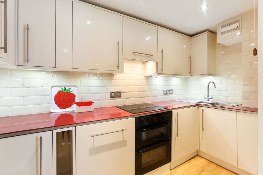 Property photo 2 of 10 Ph6_1915600_Edite...