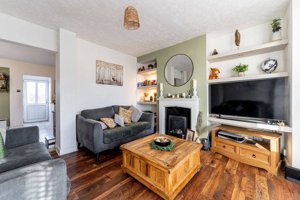 Property photo 3 of 20