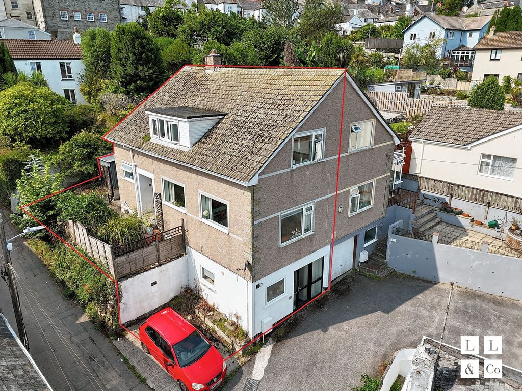 Property photo 1 of 33 External