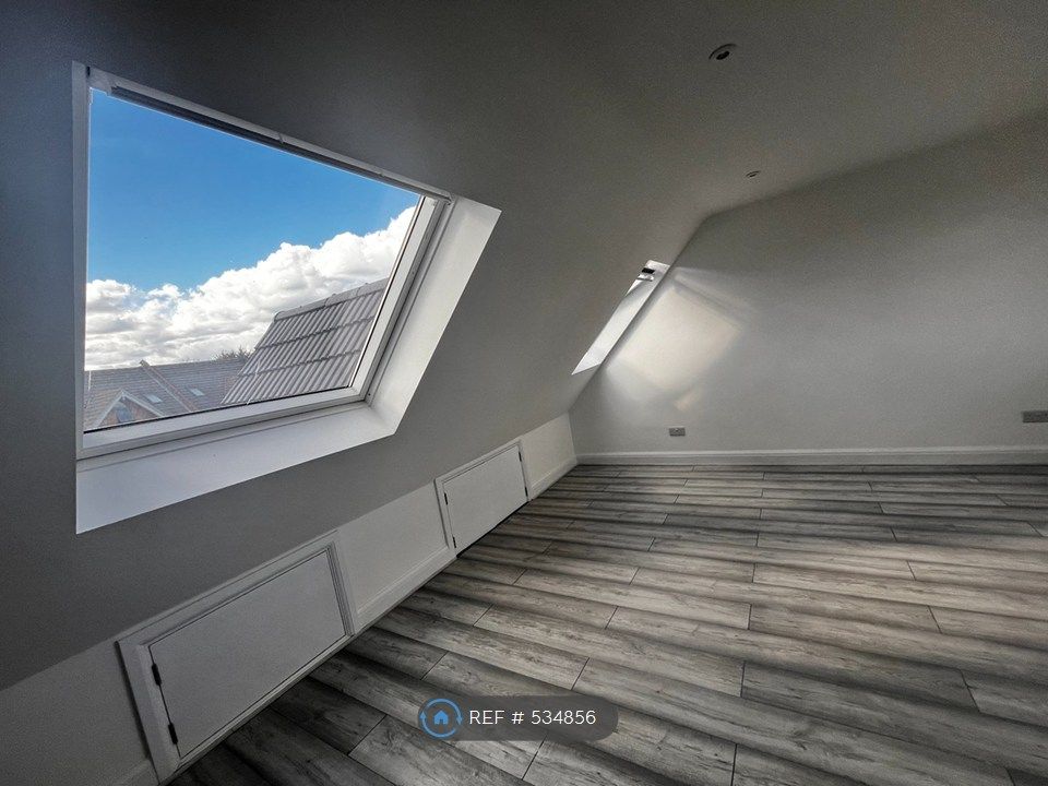 Property photo 3 of 12 Bedroom 3 With En-Suite Shower