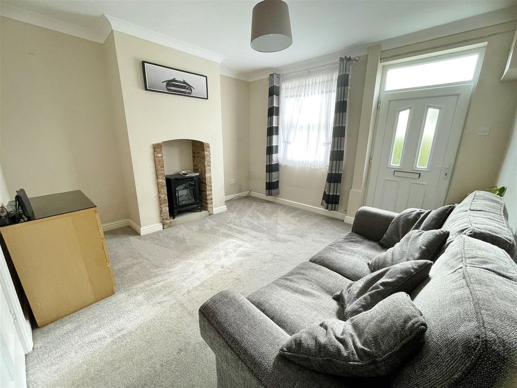 Property photo 2 of 6 Lounge.Jpg