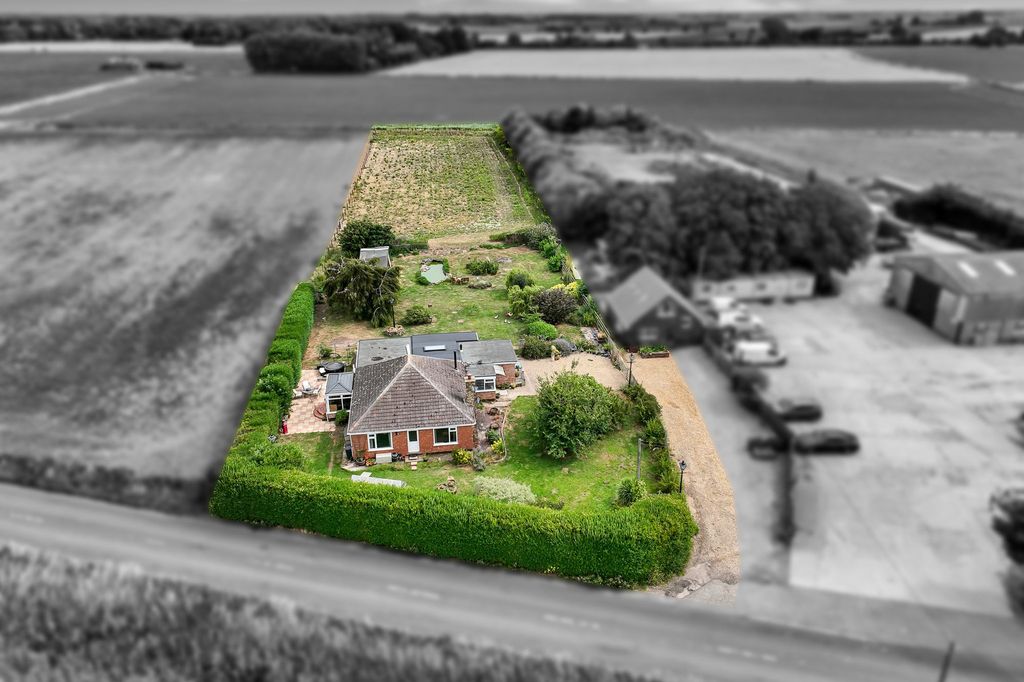 Property photo 2 of 37