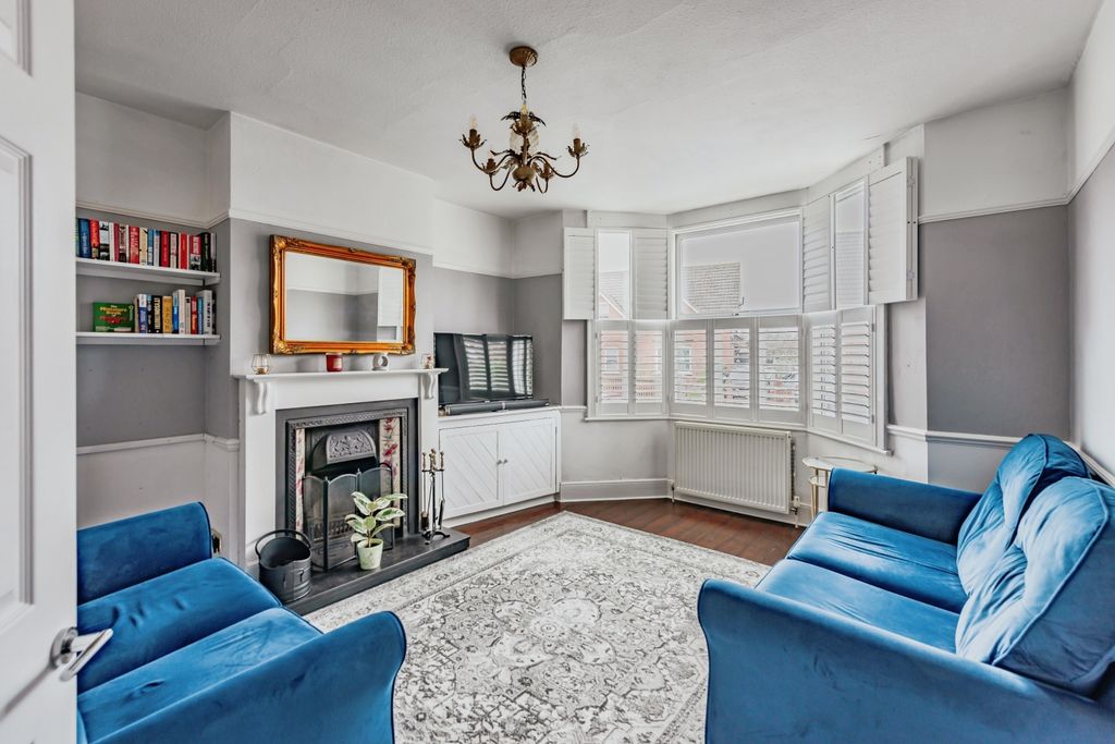 Property photo 2 of 11 Lounge