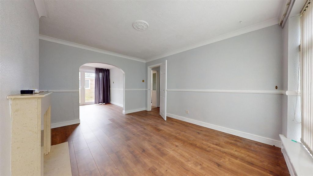 Property photo 2 of 20 Witton Way Living Room