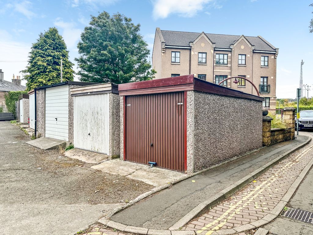 Property photo 1 of 4