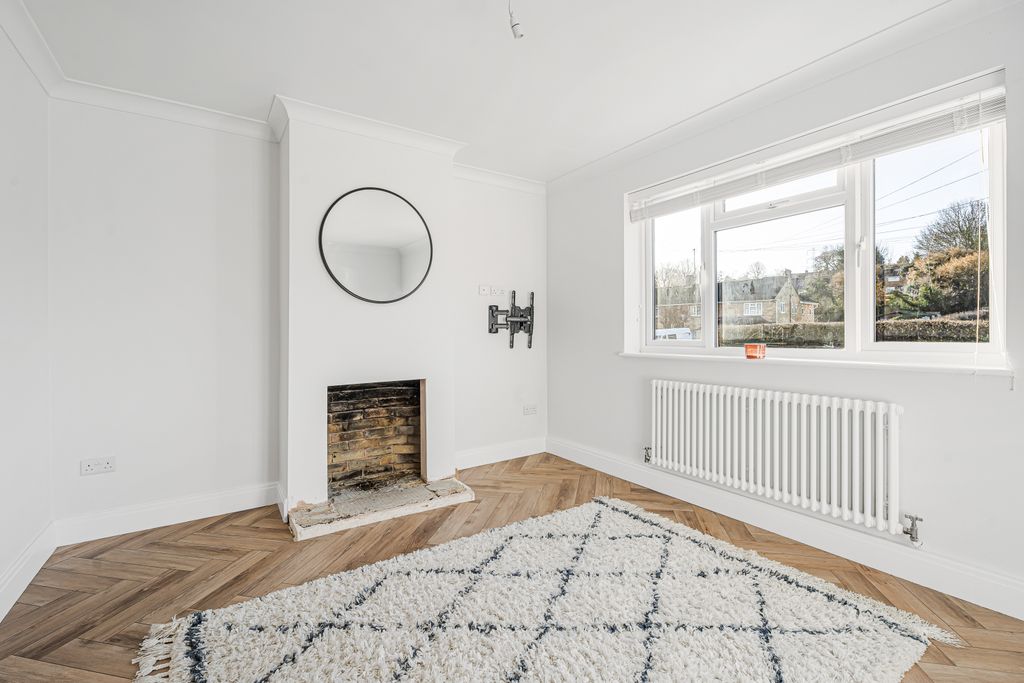 Property photo 3 of 21 Sitting Room