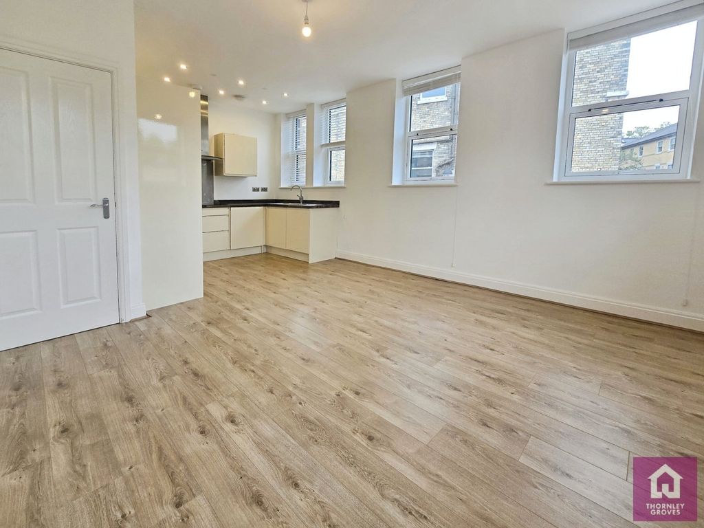 Property photo 2 of 18 Picture No. 08