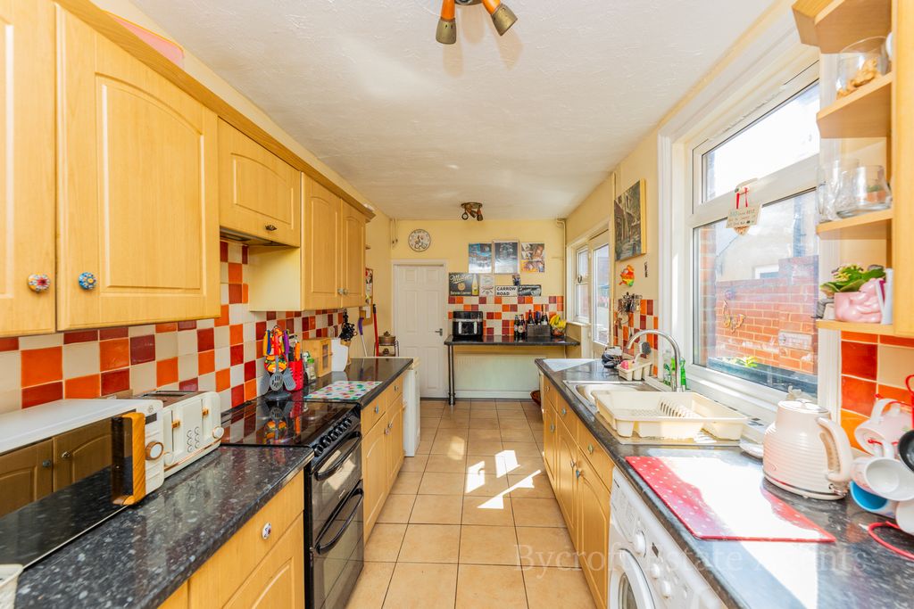 Property photo 3 of 12